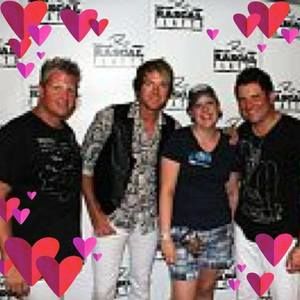 Meet your Posher, Lara